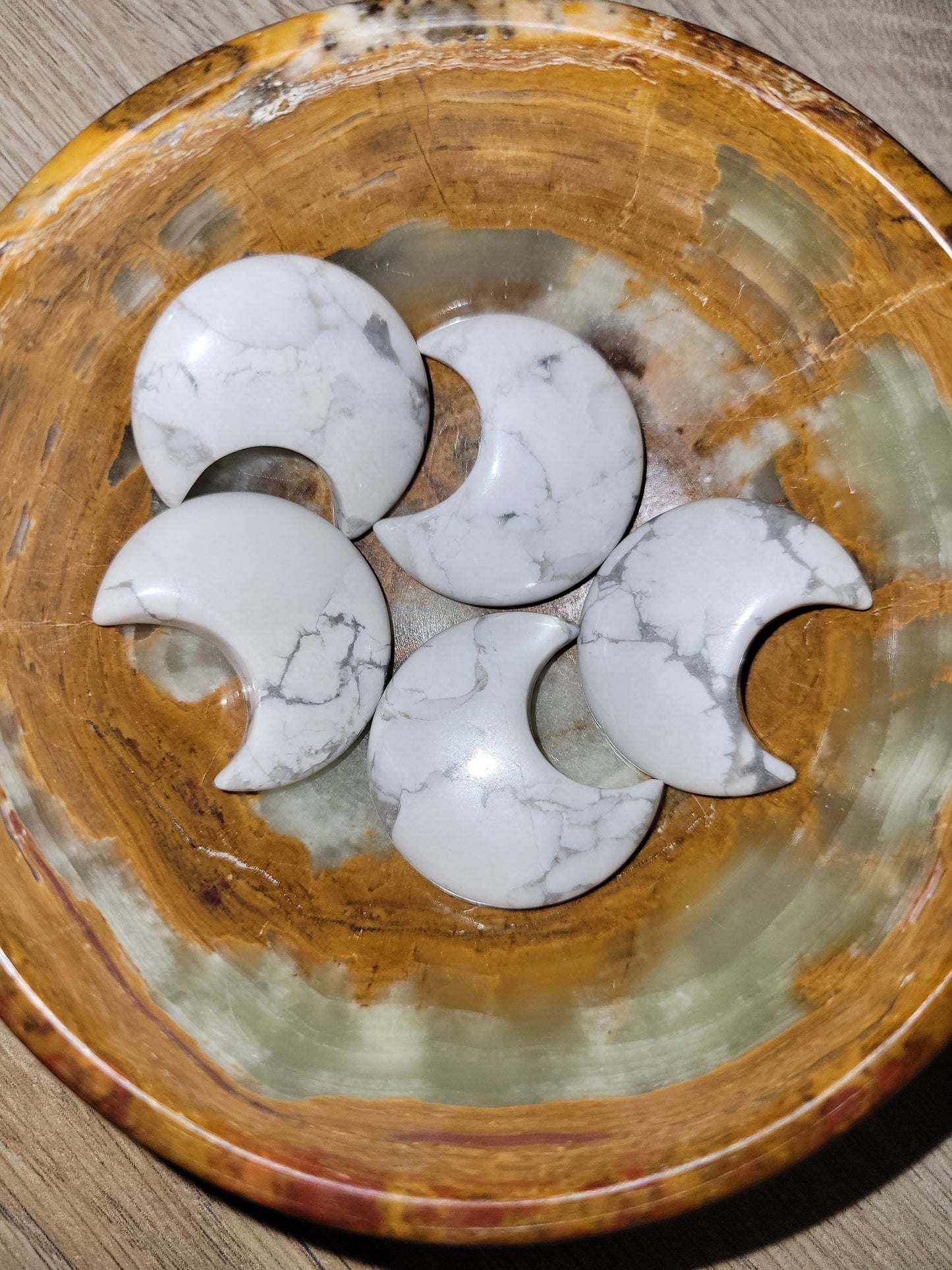 Howlite Moon Crystal Carving - Healing Crystal - Home Decor - 11g - Intuitively picked