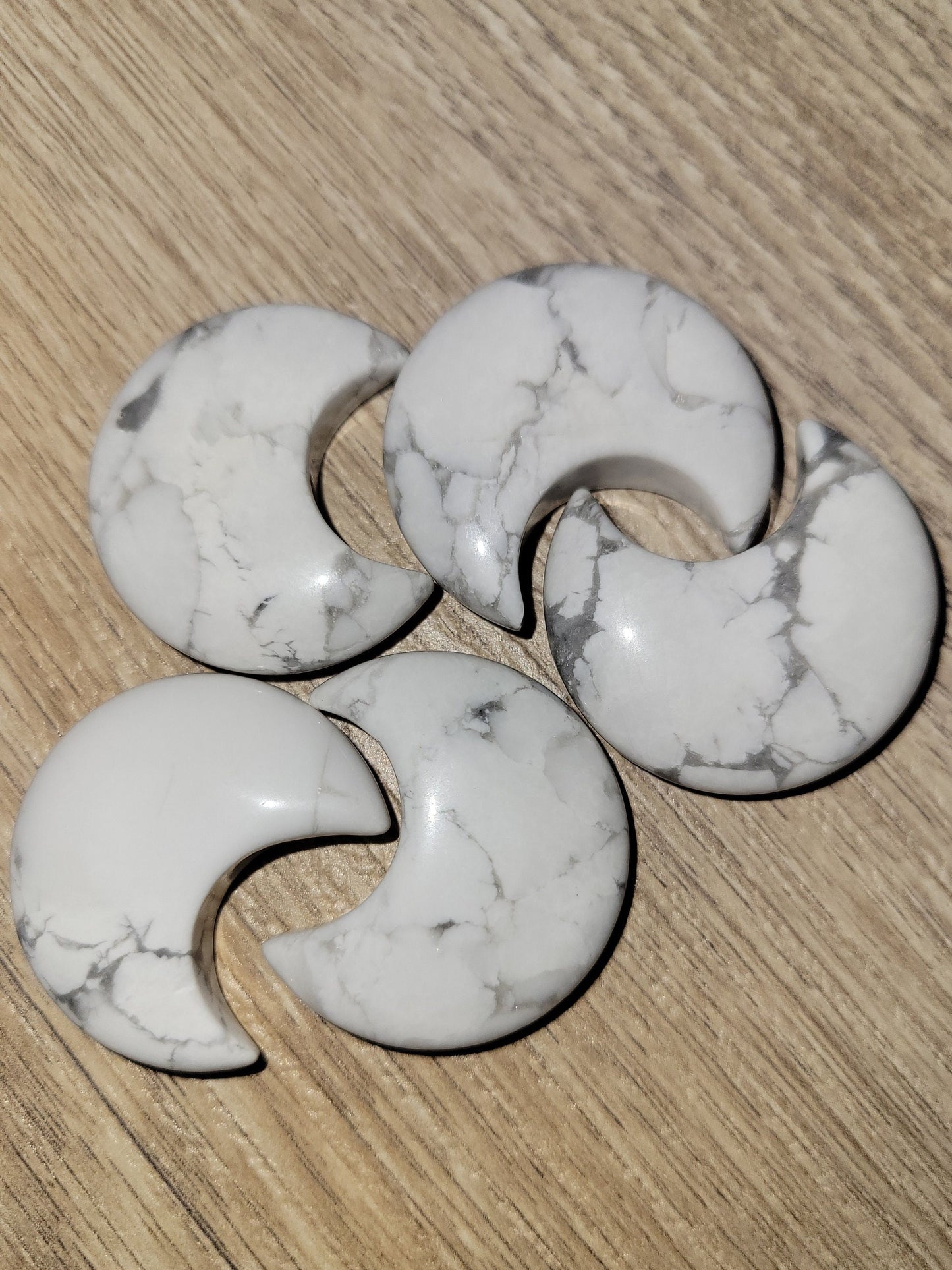Howlite Moon Crystal Carving - Healing Crystal - Home Decor - 11g - Intuitively picked