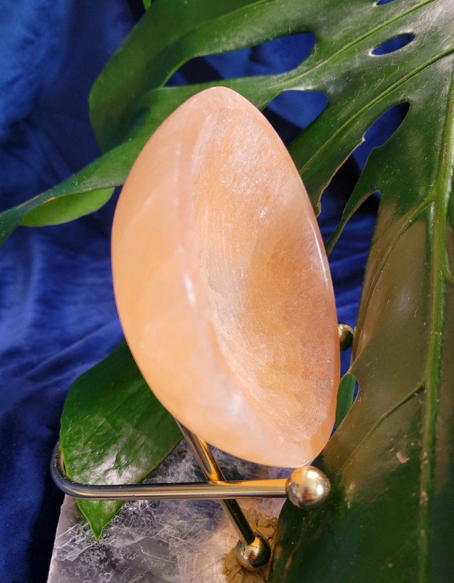 Beautiful Peach Selenite Crystal - Carved Circular Bowl - Cleansing - Charging - Crystal Collector - Gift - Home Decor