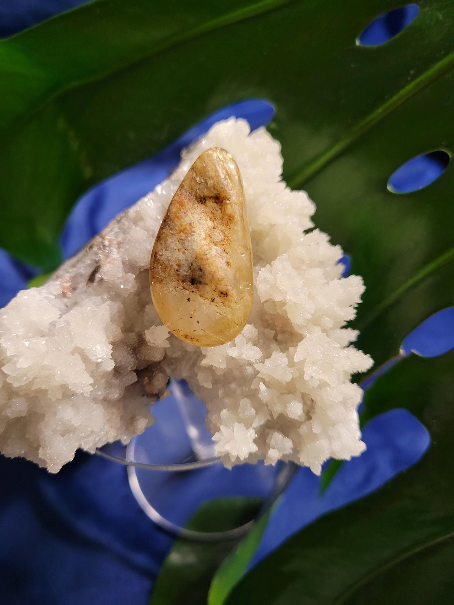 AAA Grade Stunning Clear Quartz Crystal with Gold Rutile Inclusions - Teardrop Shaped - Collectors Piece - Jewelry Gift Ideas - 17 grams