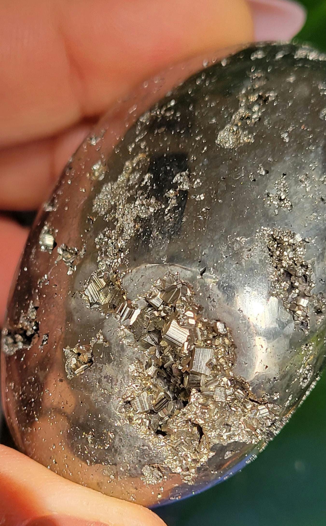 Beautiful Pyrite Palm Stone with Quartz|Meditation Tool|Home Decor|Crystal Collector|Gift Ideas for you|Solar Plexus Chakra|Abundance|Gold