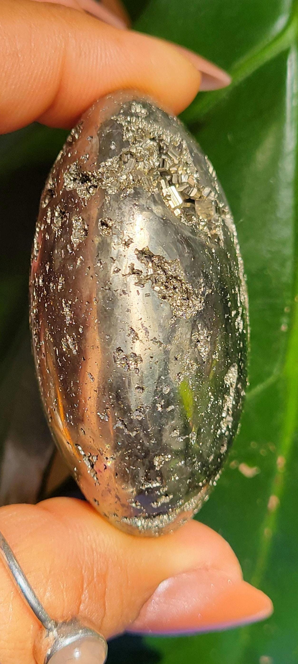 Beautiful Pyrite Palm Stone with Quartz|Meditation Tool|Home Decor|Crystal Collector|Gift Ideas for you|Solar Plexus Chakra|Abundance|Gold