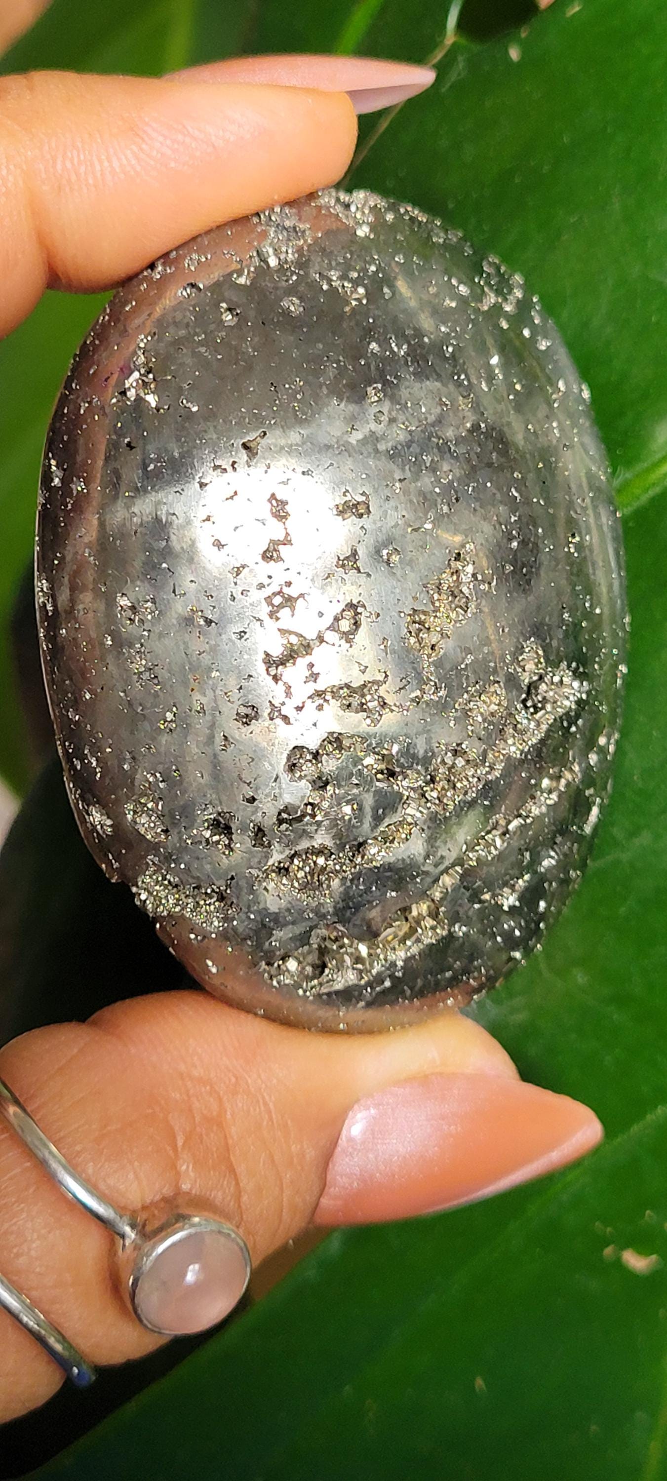 Beautiful Pyrite Palm Stone with Quartz|Meditation Tool|Home Decor|Crystal Collector|Gift Ideas for you|Solar Plexus Chakra|Abundance|Gold