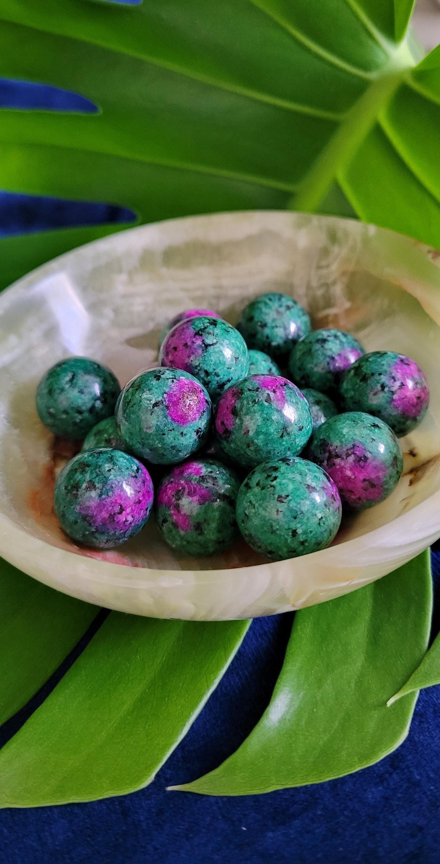 Mini Ruby Zoisite Sphere | UV Reactive | Birthday Christmas Party Gift Ideas | Arts Crafts Crystal Jewelry Wrapping | Griding | Home Decor