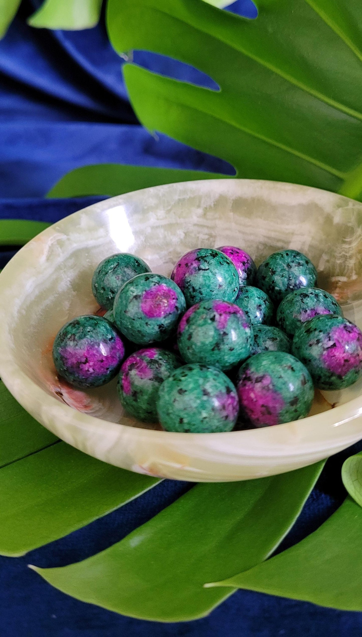 Mini Ruby Zoisite Sphere | UV Reactive | Birthday Christmas Party Gift Ideas | Arts Crafts Crystal Jewelry Wrapping | Griding | Home Decor