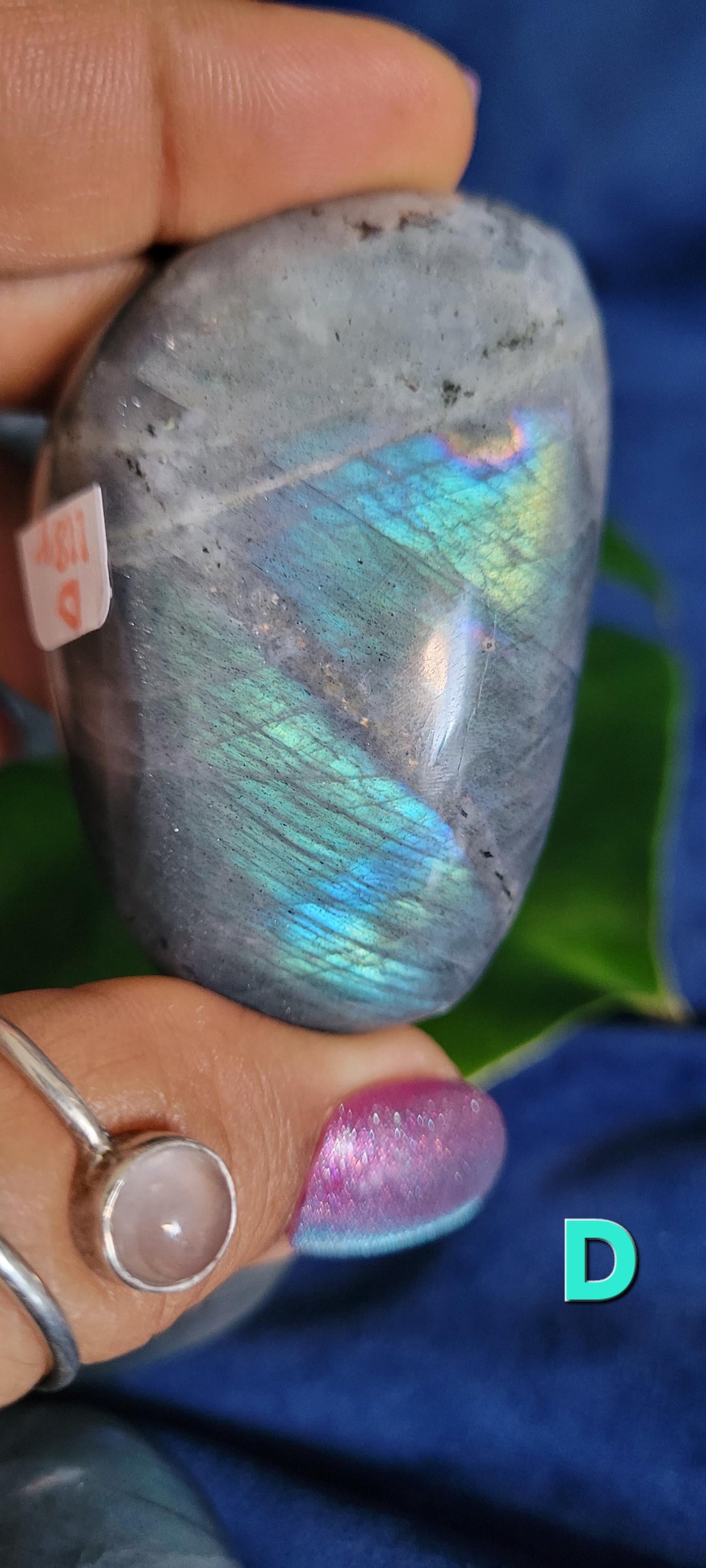 HQ Peacock/Rainbow Flash Labradorite Palmstones from Madagascar| Meditation Tool | Third Eye Chakra | Blue Teal Pink Purple Gold Chatoyancy