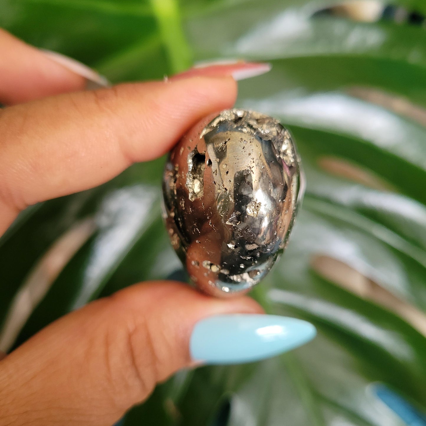 Gorgeous Pyrite Heart Carving from Peru | Abundance Protection Confidence | Shimmering Gold | Home Decor | Gift for you | Meditation Tool
