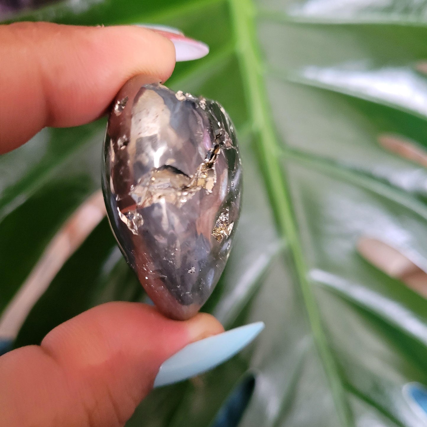 Gorgeous Pyrite Heart Carving from Peru (D) Abundance Protection Confidence | Shimmering Gold | Home Decor | Gift for you | Meditation Tool