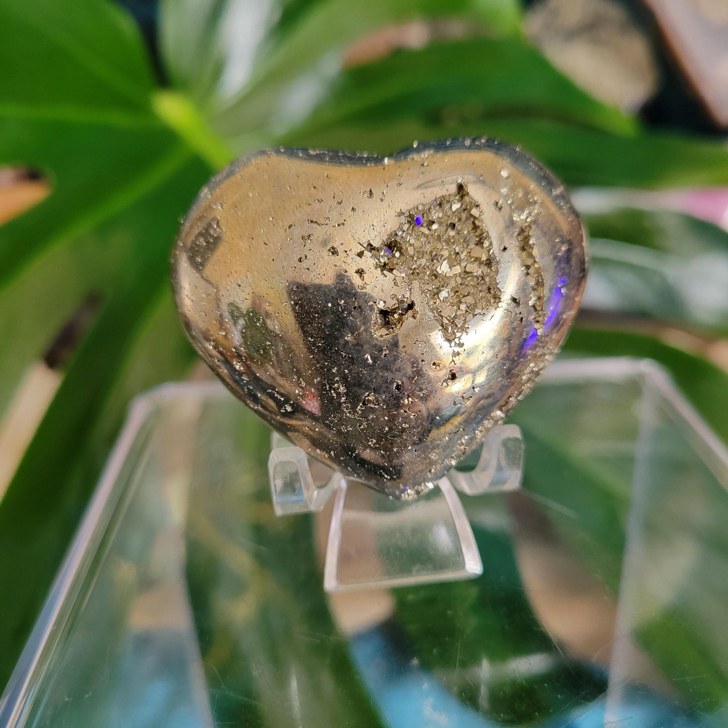 Gorgeous Pyrite Heart Carving from Peru | Abundance Protection Confidence | Shimmering Gold | Home Decor | Gift for you | Meditation Tool