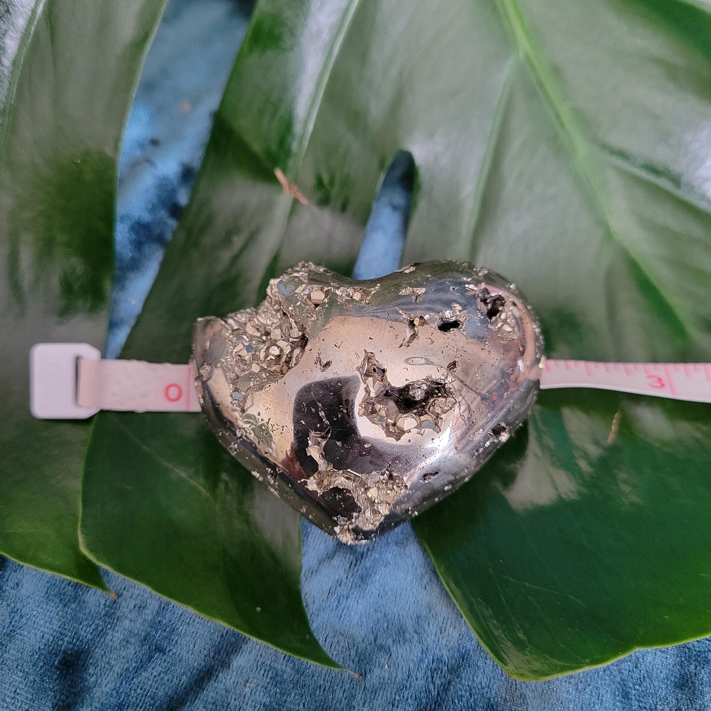 Gorgeous Pyrite Heart Carving from Peru | Abundance Protection Confidence | Shimmering Gold | Home Decor | Gift for you | Meditation Tool