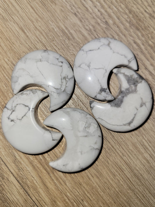 Howlite Moon Crystal Carving - Healing Crystal - Home Decor - 11g - Intuitively picked