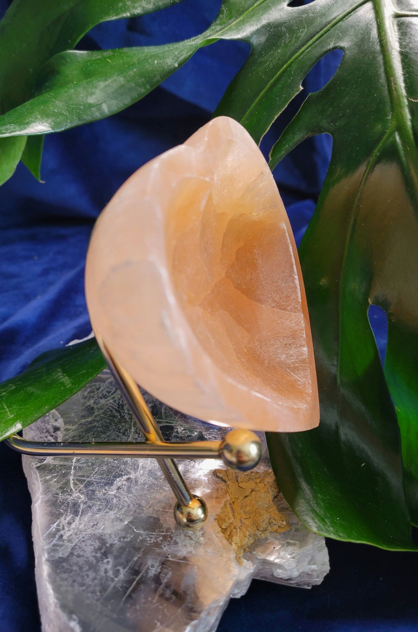 Beautiful Peach Selenite Crystal - Heart Carved Bowl - Cleansing - Charging - Crystal Collector - Gift - Home Decor