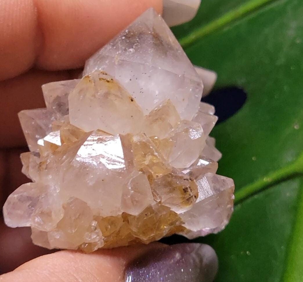 Stunning Spirit Quartz Cluster from South Africa - Crown Chakra Meditation - Birthday Collectors Christmas Party Gift Ideas - Lavender - 45g