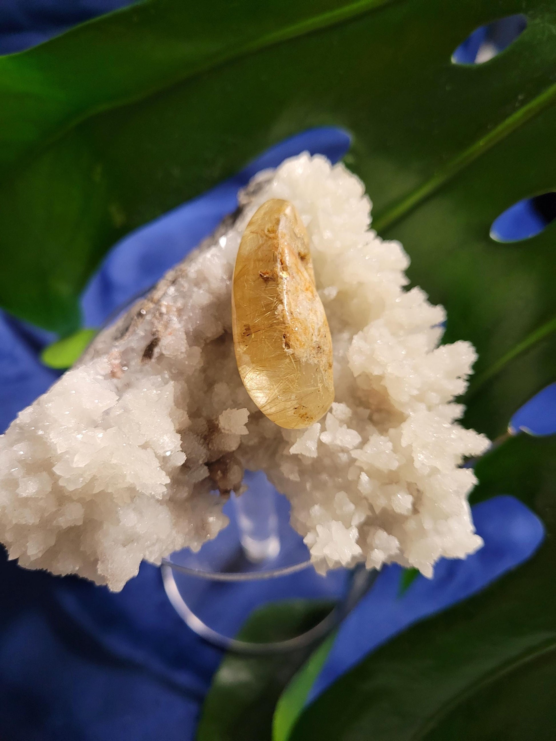 AAA Grade Stunning Clear Quartz Crystal with Gold Rutile Inclusions - Teardrop Shaped - Collectors Piece - Jewelry Gift Ideas - 17 grams