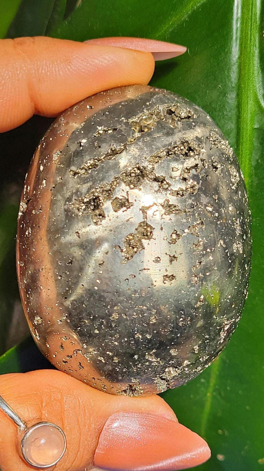 Beautiful Pyrite Palm Stone with Quartz|Meditation Tool|Home Decor|Crystal Collector|Gift Ideas for you|Solar Plexus Chakra|Abundance|Gold