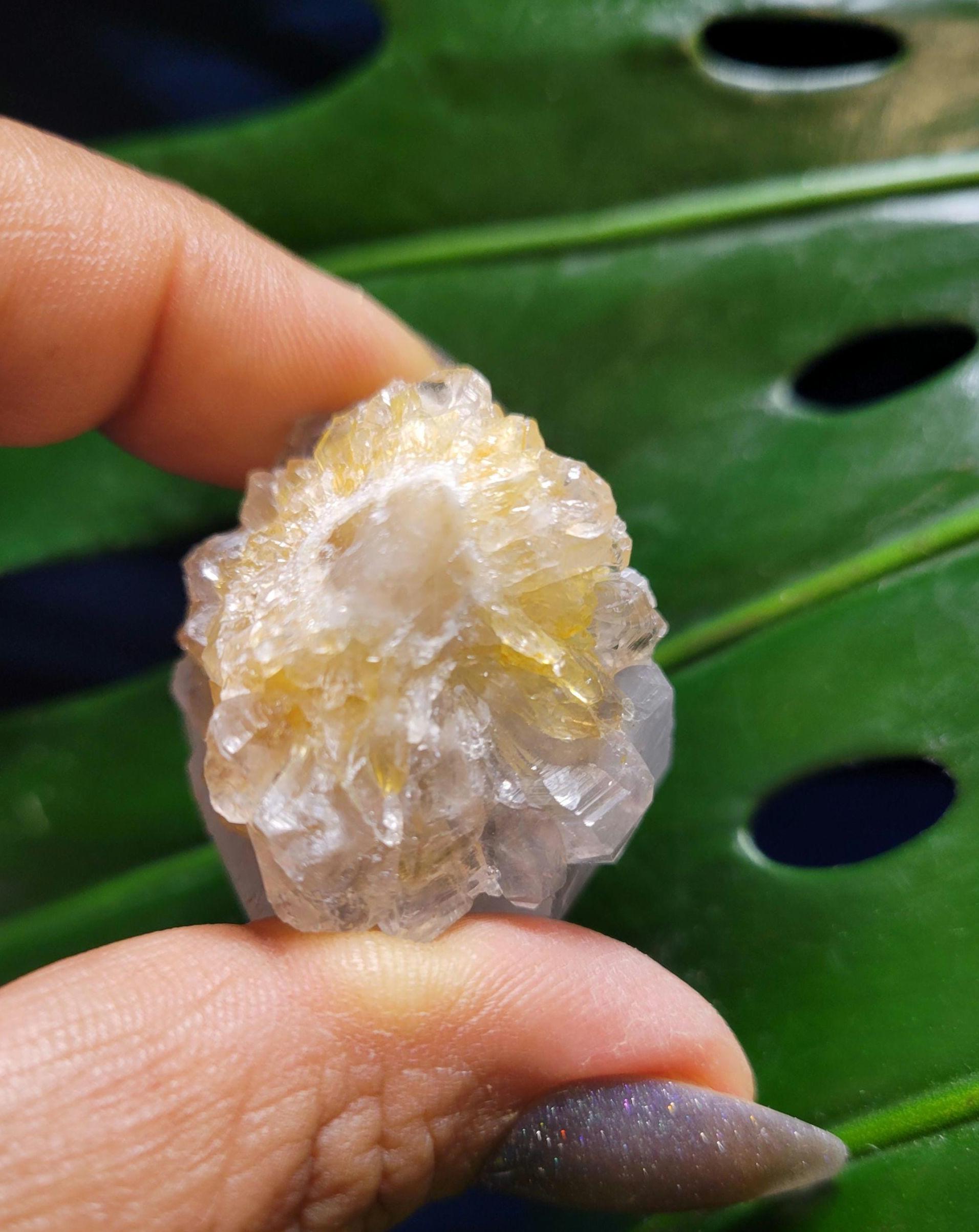 Stunning Spirit Quartz Cluster from South Africa - Crown Chakra Meditation - Birthday Collectors Christmas Party Gift Ideas - Lavender - 50g
