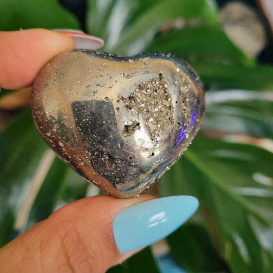 Gorgeous Pyrite Heart Carving from Peru | Abundance Protection Confidence | Shimmering Gold | Home Decor | Gift for you | Meditation Tool