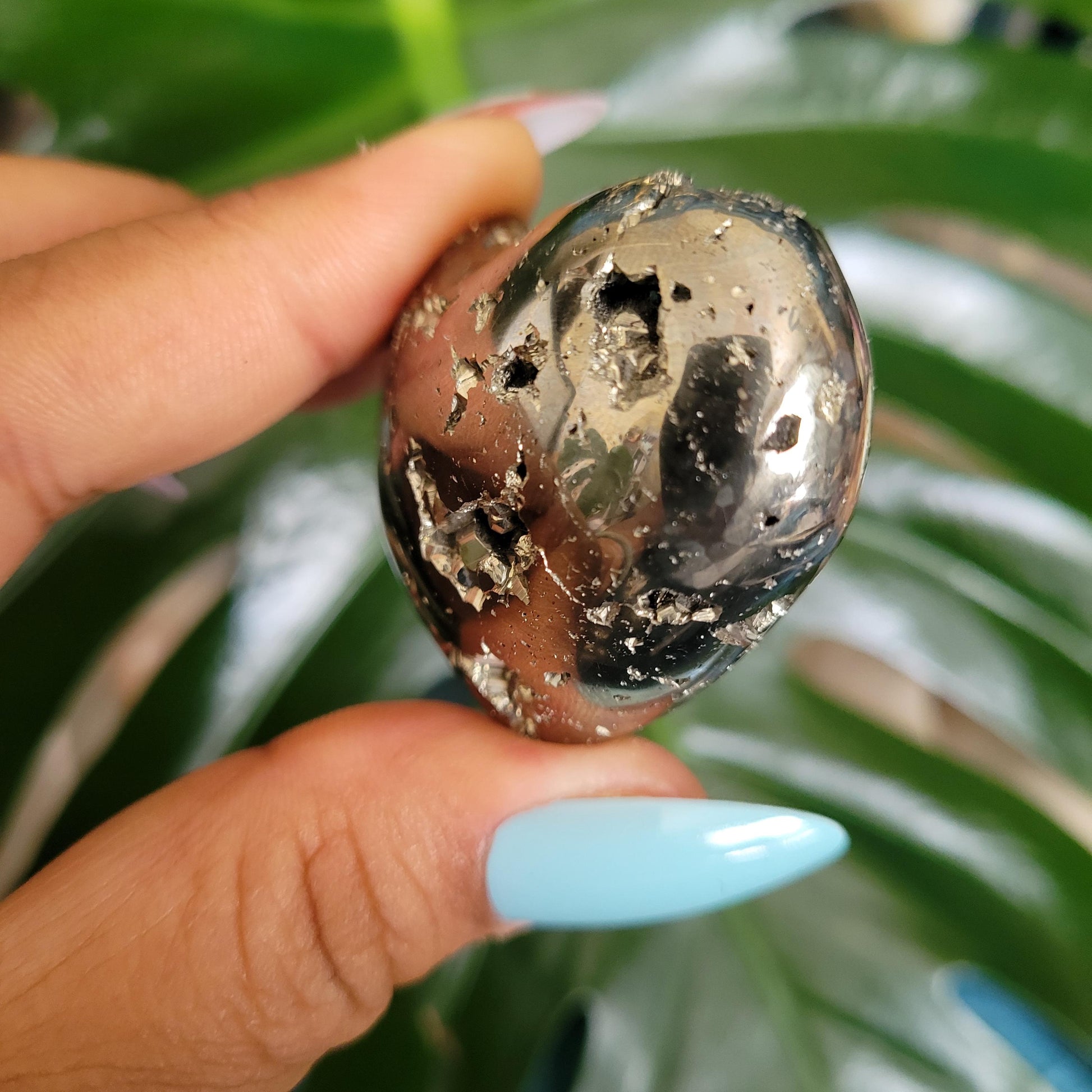 Gorgeous Pyrite Heart Carving from Peru | Abundance Protection Confidence | Shimmering Gold | Home Decor | Gift for you | Meditation Tool