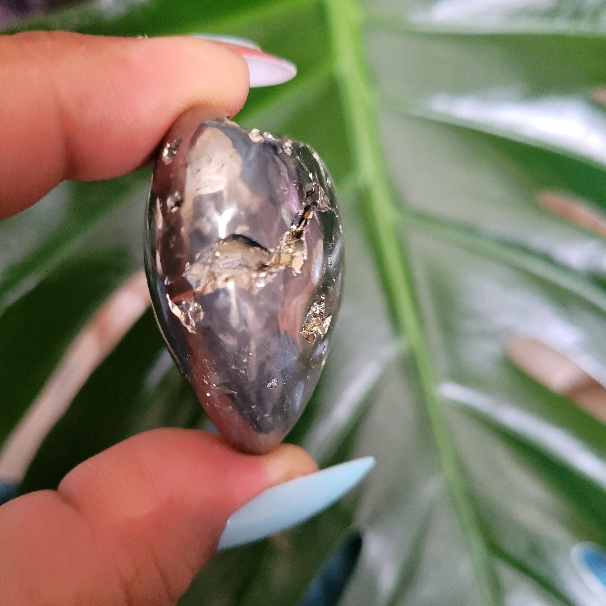 Gorgeous Pyrite Heart Carving from Peru (D) Abundance Protection Confidence | Shimmering Gold | Home Decor | Gift for you | Meditation Tool