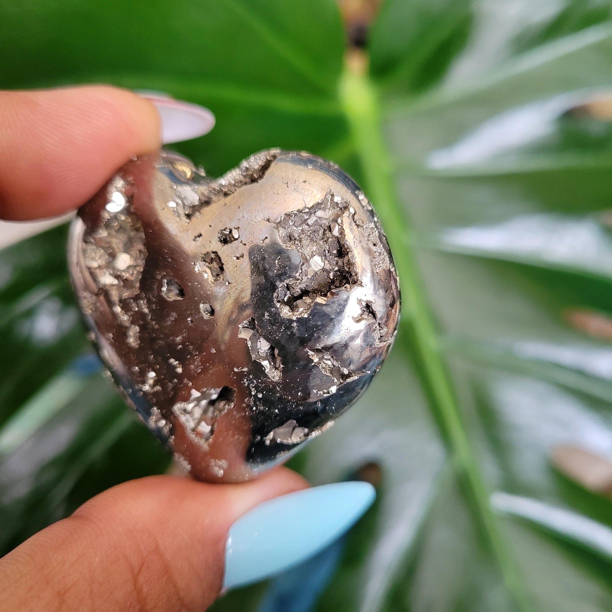 Gorgeous Pyrite Heart Carving from Peru (E) Abundance Protection Confidence | Shimmering Gold | Home Decor | Gift for you | Meditation Tool