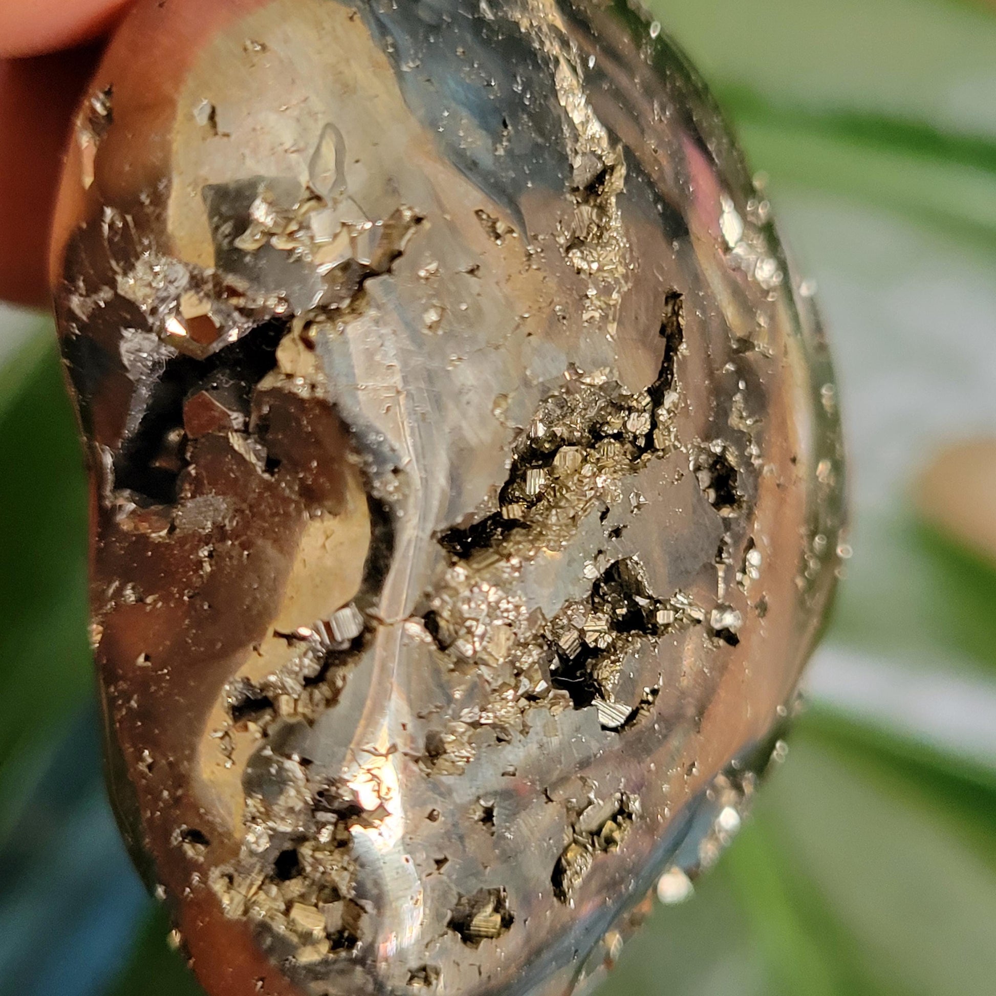 Gorgeous Pyrite Heart Carving from Peru (F) Abundance Protection Confidence | Shimmering Gold | Home Decor | Gift for you | Meditation Tool