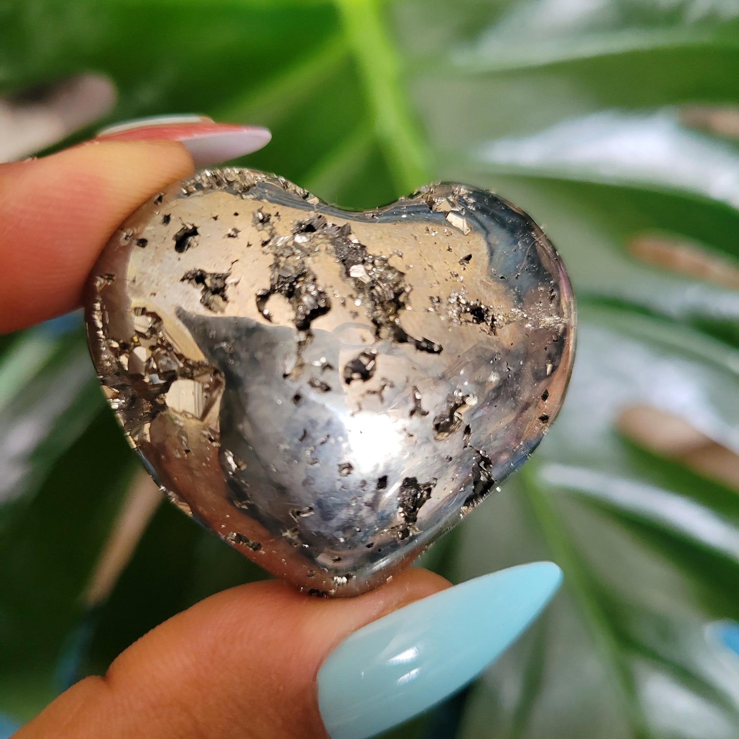 Gorgeous Pyrite Heart Carving from Peru (F) Abundance Protection Confidence | Shimmering Gold | Home Decor | Gift for you | Meditation Tool
