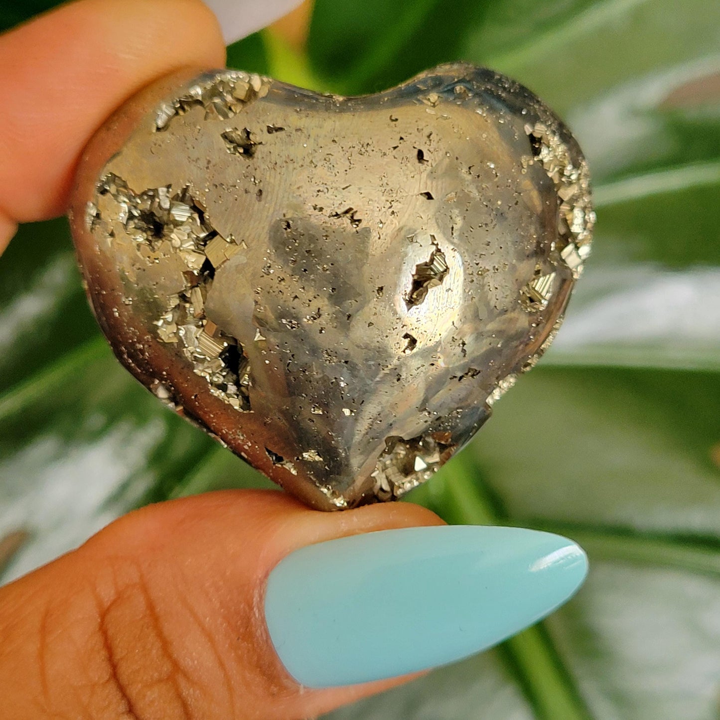 Gorgeous Pyrite Heart Carving from Peru (G) Abundance Protection Confidence | Shimmering Gold | Home Decor | Gift for you | Meditation Tool