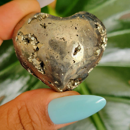 Gorgeous Pyrite Heart Carving from Peru (G) Abundance Protection Confidence | Shimmering Gold | Home Decor | Gift for you | Meditation Tool