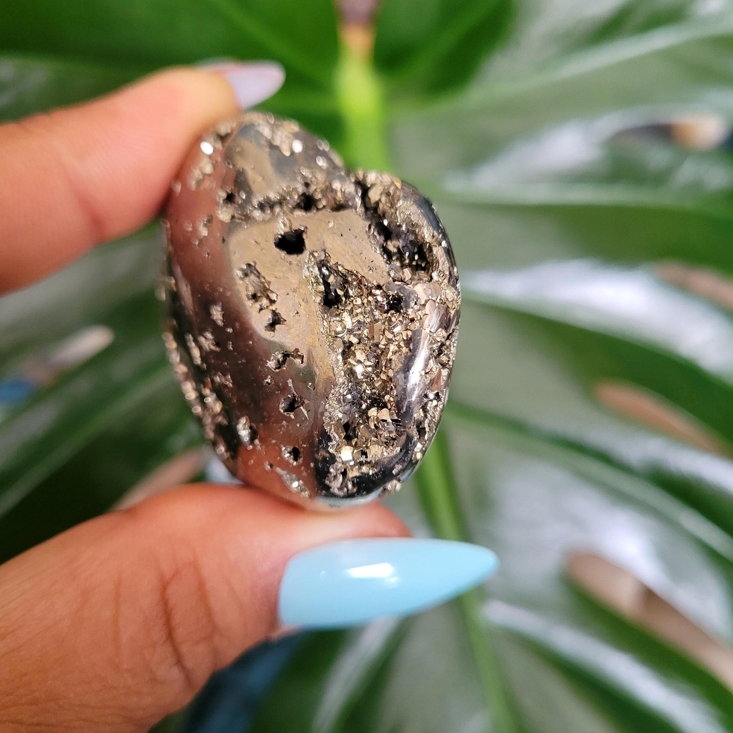 Gorgeous Pyrite Heart Carving from Peru (C) Abundance Protection Confidence | Shimmering Gold | Home Decor | Gift for you | Meditation Tool