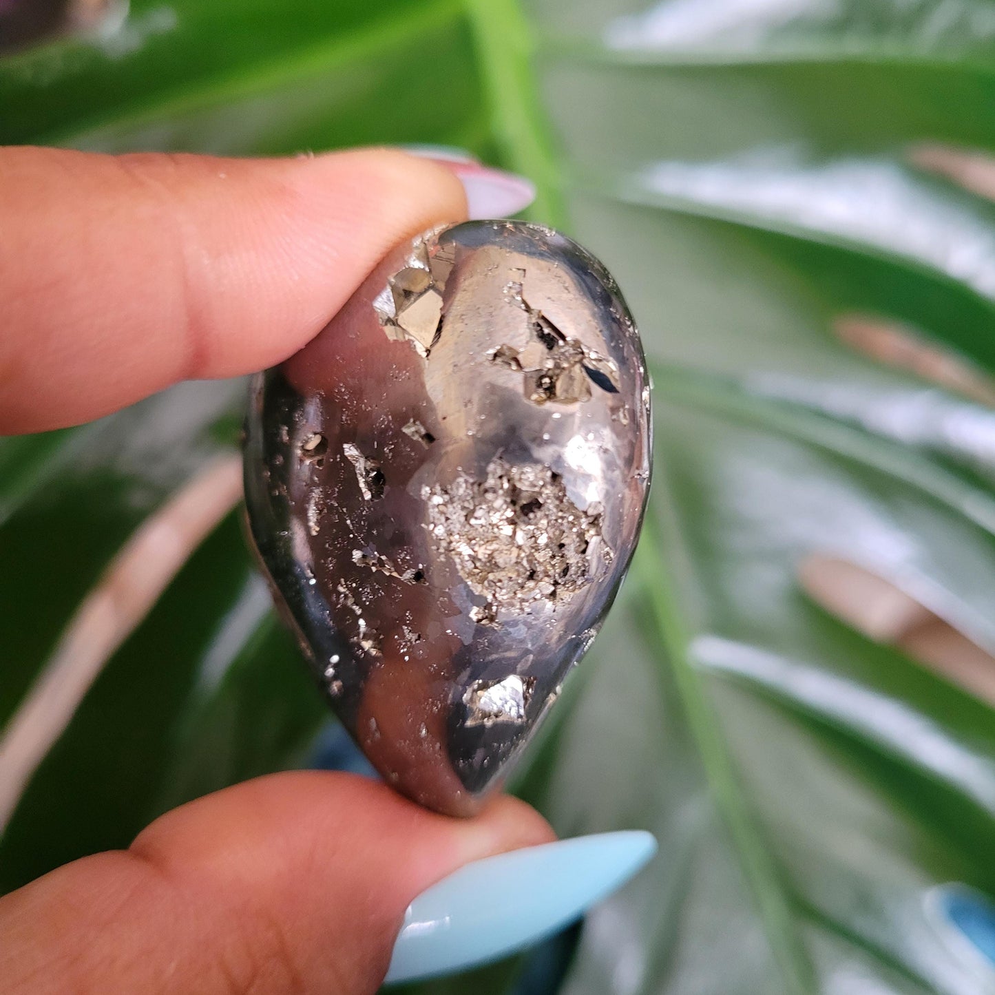 Gorgeous Pyrite Heart Carving from Peru (D) Abundance Protection Confidence | Shimmering Gold | Home Decor | Gift for you | Meditation Tool