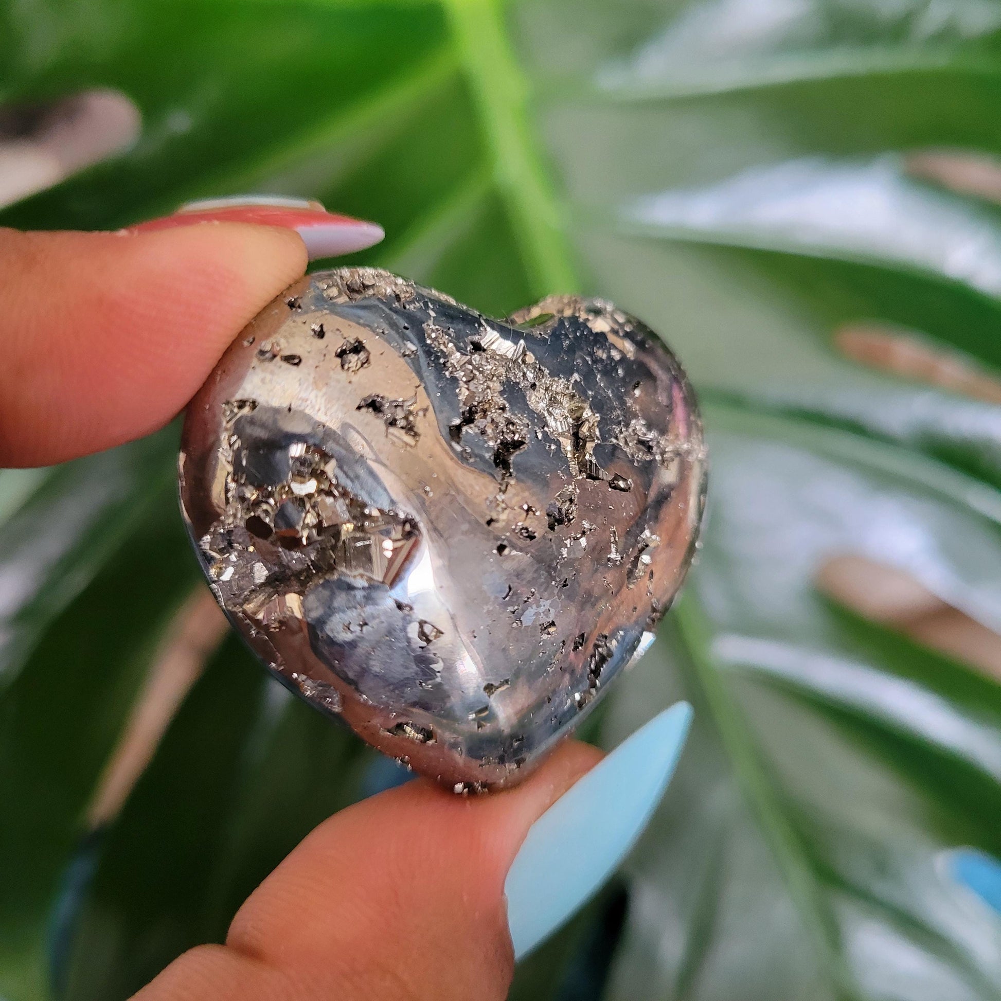 Gorgeous Pyrite Heart Carving from Peru (F) Abundance Protection Confidence | Shimmering Gold | Home Decor | Gift for you | Meditation Tool