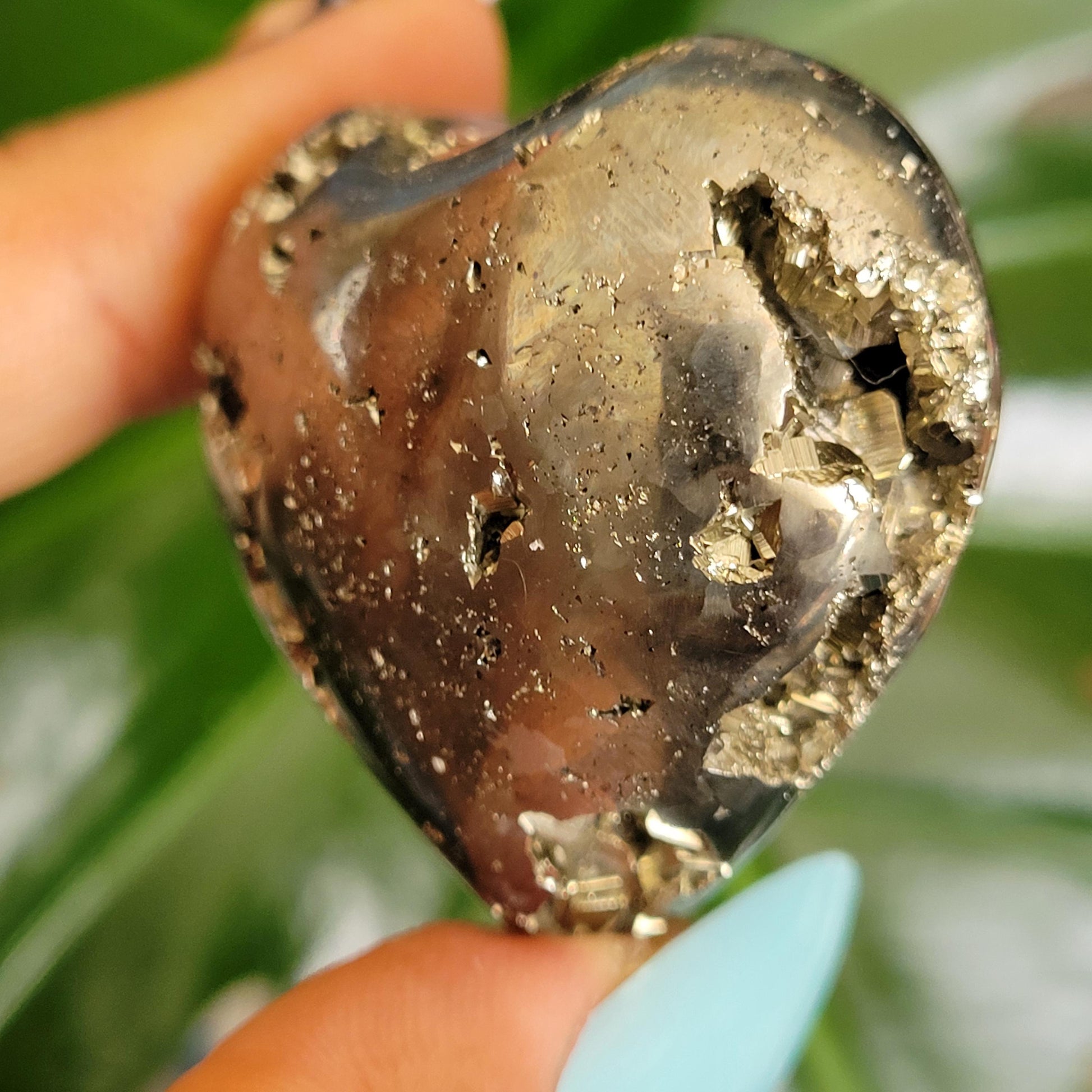 Gorgeous Pyrite Heart Carving from Peru (G) Abundance Protection Confidence | Shimmering Gold | Home Decor | Gift for you | Meditation Tool