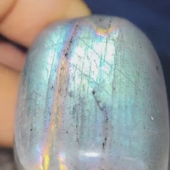 HQ Peacock/Rainbow Flash Labradorite Palmstones from Madagascar| Meditation Tool | Third Eye Chakra | Blue Teal Pink Purple Gold Chatoyancy