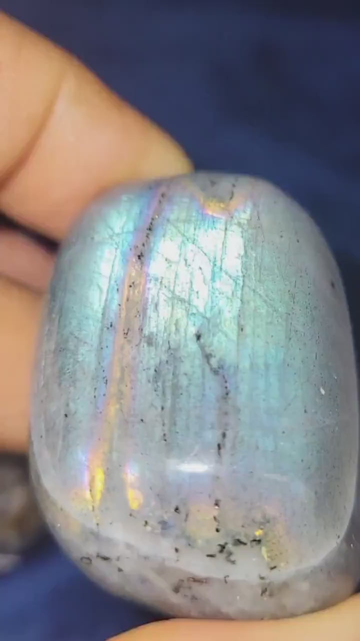 HQ Peacock/Rainbow Flash Labradorite Palmstones from Madagascar| Meditation Tool | Third Eye Chakra | Blue Teal Pink Purple Gold Chatoyancy