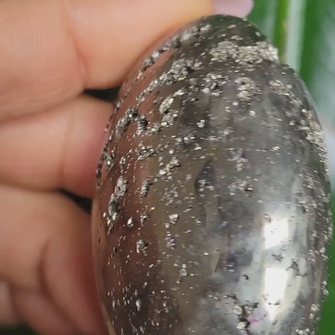 Beautiful Pyrite Palm Stone with Quartz|Meditation Tool|Home Decor|Crystal Collector|Gift Ideas for you|Solar Plexus Chakra|Abundance|Gold