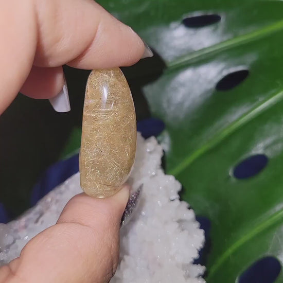 AAA Grade Stunning Clear Quartz Crystal with Gold Rutile Inclusions - Teardrop Shaped - Collectors Piece -  Jewelry Gift Ideas - 17 grams
